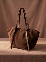 Torba shopper z imitacji zamszu - brązowy. Brązowe torebki shopper damskie Sinsay, bez wzorów, bez dodatków. Za 59.99 zł.