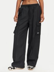 Reebok Spodnie dresowe Zosia RK25704CCW Czarny Regular Fit. Czarne spodnie dresowe damskie Reebok, l, bez wzorów, z dresówki. Za 199.99 zł.