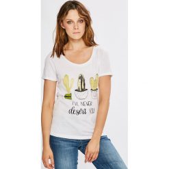 Only - Top Viola. Szare topy damskie Only, z nadrukiem, z bawełny, z okrągłym kołnierzem, z krótkim rękawem. W wyprzedaży za 39.90 zł.