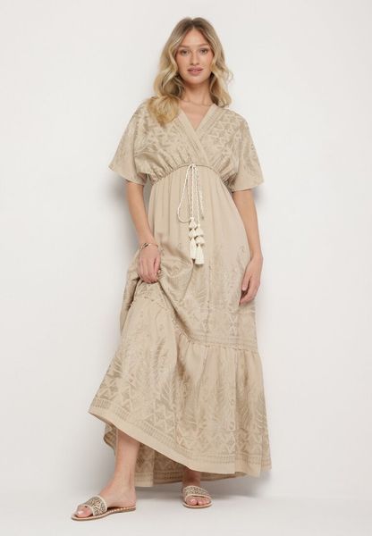 Beżowa Kopertowa Sukienka z Wiskozy Zdobiona Frędzlami i Metalicznym Haftem Redeirae. Brązowe sukienki damskie Born2be, na co dzień, na lato, m, z aplikacjami, z wiskozy, klasyczne, bez kołnierzyka, bez ramiączek, kopertowe. Za 109.99 zł.