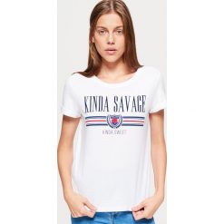 Koszulka z nadrukiem - Biały. T-shirty damskie marki Cropp. Za 39.99 zł.
