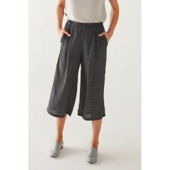 Spodnie ze wzorem. Szare spodnie materiałowe damskie marki Patrizia Aryton, bez wzorów, z jedwabiu. W wyprzedaży za 389.95 zł.