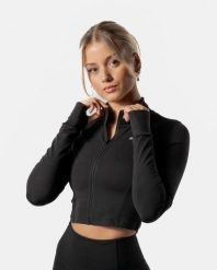 Damska krótka bluza rozpinana LuxForm na fitness i pilates – czarny. Czarne bluzy damskie AESTHETIC WOLF, m, bez wzorów, z materiału, bez kaptura, na fitness i siłownię. Za 239.99 zł.