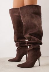 Brązowe Kozaki za Kolano Slouchy na Szpilce z Imitacji Zamszu Stona. Brązowe kozaki damskie Renee, za kolano, bez obcasa, na obcasie. Za 259.99 zł.