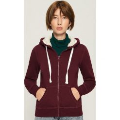 Bluza z puszystym kapturem - Bordowy. Bluzy damskie marki Sinsay. W wyprzedaży za 39.99 zł.
