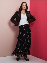 Spódnica midi z asymetryczną falbaną w kwiaty - wielobarwny. Spódnice damskie Sinsay, l, bez wzorów, midi, asymetryczne. Za 49.99 zł.