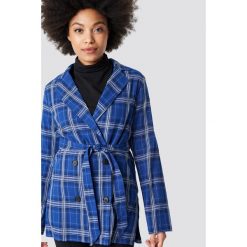 NA-KD Classic Marynarka w kratkę z wiązaniem - Blue,Multicolor. Żakiety damskie marki NA-KD Classic. W wyprzedaży za 121.77 zł.