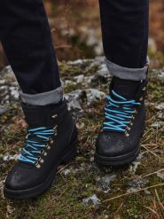 Zimowe buty męskie trekkingowe z kontrastowymi sznurówkami - czarne V3 OM-FOBO-0132 - 45. Czarne trekkingi męskie Ombre Clothing, na zimę. W wyprzedaży za 99.99 zł.