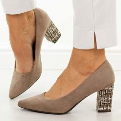 J.Brązowe mix czółenka damskie na słupku Sergio Leone Pb414. Brązowe czółenka damskie Sergio Leone, bez wzorów, z jeansu, biznesowe, bez obcasa, na obcasie, bez zapięcia. Za 169.00 zł.