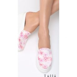Różowe Klapki Think Differently. Czółenka damskie Born2be. Za 29.99 zł.