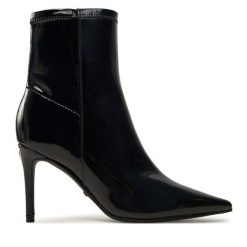 Botki Guess. Czarne botki damskie Guess, bez obcasa, na szpilce, bez zapięcia. Za 449.99 zł.