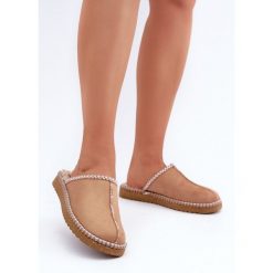 Inblu Obuwie Domowe Kapcie Z Haftem Damskie Camel brązowe. Brązowe kapcie damskie bez wzorów. Za 160.24 zł.