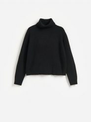 Wełniany sweter - czarny. Czarne swetry damskie Reserved, l, bez wzorów, z wełny, bez kołnierzyka, bez ramiączek, bez kaptura. Za 199.99 zł.