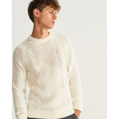 Sweter z raglanowym rękawem - Biały. Swetry przez głowę męskie marki Reserved. W wyprzedaży za 79.99 zł.