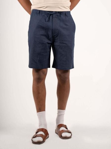 Męskie Spodenki Marcus Brad Shorts Night Navy 19-200239-7105. Niebieskie szorty męskie MARCUS, m, bez wzorów. Za 99.99 zł.