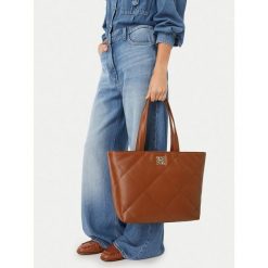 Torebka Nine West. Brązowe torebki do ręki damskie Nine West, bez wzorów, bez dodatków. Za 279.99 zł.