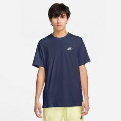 Koszulka z krótkim rękawem Męska Nike AR4997-410 Granatowy. Niebieskie koszulki sportowe męskie Nike, l, bez wzorów, bez kołnierzyka, bez ramiączek, na jogę i pilates. Za 99.99 zł.