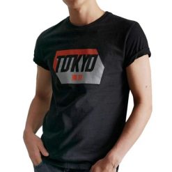 Koszulka sportowa męska Superdry City Neon Tee. Czarne koszulki sportowe męskie Superdry., m, bez wzorów, z bawełny, bez kołnierzyka, bez ramiączek, na fitness i siłownię. W wyprzedaży za 86.00 zł.