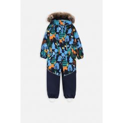 Kombinezon narciarski chłopięcy Lemon Explore ZL3 granatowy. Niebieskie buty zimowe chłopięce LEMON explore, bez wzorów, z poliesteru, bez zapięcia. Za 399.90 zł.