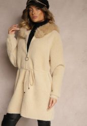 Beżowy Długi Płaszcz ze Ściągaczem w Pasie Zdobiony Futrem Delithriel. Brązowe płaszcze damskie Renee, l, z aplikacjami, z futra, eleganckie, długie, z kapturem. Za 229.99 zł.