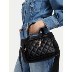 Torebka Guess. Czarne torebki do ręki damskie Guess, z aplikacjami, bez dodatków. Za 294.99 zł.
