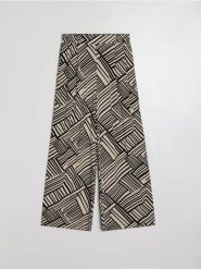 Wiskozowe spodnie wide leg z abstrakcyjnym wzorem - wielobarwny. Spodnie materiałowe damskie Sinsay, l, bez wzorów, z wiskozy. Za 39.99 zł.