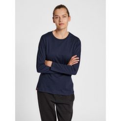 Damska koszulka z długim rękawem Hummel Red Basic. Niebieskie bluzy sportowe damskie Hummel, s, bez wzorów, z bawełny, bez kaptura, na fitness i siłownię. Za 114.50 zł.