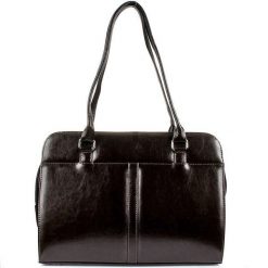 Torebka skórzana damska DAN-A T144 czekoladowa. Brązowe torebki do ręki damskie DAN-A, bez wzorów, ze skóry, eleganckie, bez dodatków. Za 399.99 zł.