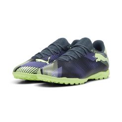 Buty piłkarskie FUTURE 7 PLAY TT PUMA. Białe buty sportowe męskie Puma, z syntetyku, bez zapięcia, do piłki nożnej. Za 199.99 zł.