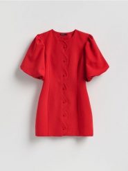 Sukienka z bufiastymi rękawami - czerwony. Czerwone sukienki damskie Reserved, l, bez wzorów, z tkaniny, bez kołnierzyka, bez ramiączek, dopasowane. Za 179.99 zł.