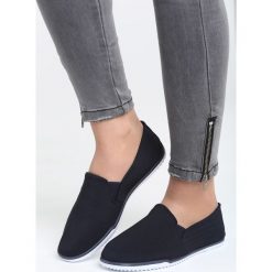 Granatowe Slip On Yummy Dessert. Trampki i tenisówki damskie marki bonprix. Za 49.99 zł.