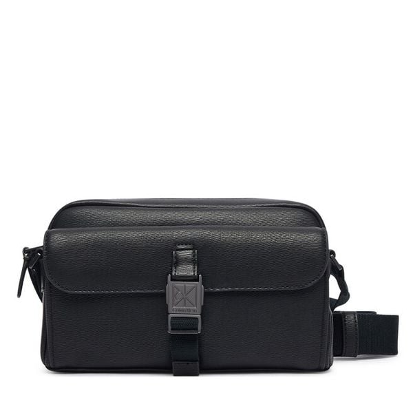 Saszetka Calvin Klein. Czarne saszetki męskie Calvin Klein, młodzieżowe, małe. Za 384.99 zł.