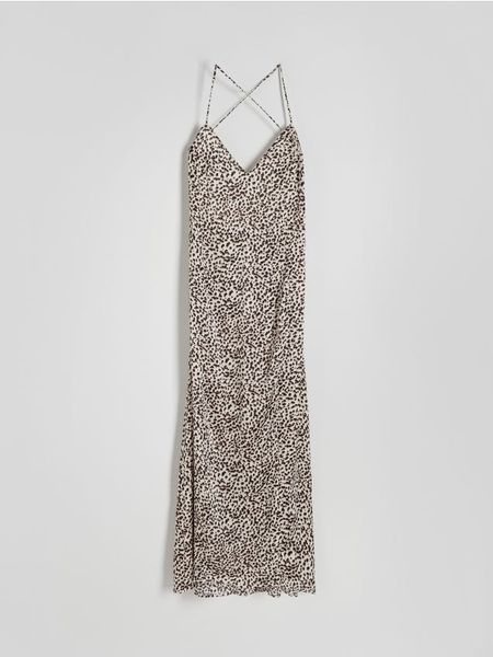 Sukienka ze zwierzęcym wzorem - wielobarwny. Sukienki damskie Reserved, l, bez wzorów, z satyny, bez kołnierzyka, bez ramiączek, dopasowane. W wyprzedaży za 119.99 zł.