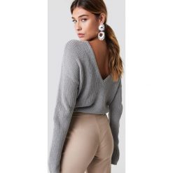 NA-KD Sweter z dzianiny z dekoltem V - Grey. Swetry damskie marki NA-KD. Za 121.95 zł.