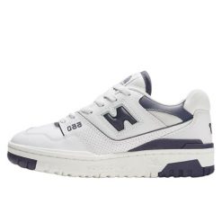 Buty do chodzenia dla dorosłych New Balance 550 White Dark Mercury. Czarne obuwie sportowe damskie New Balance, bez wzorów, trekkingowe. Za 737.76 zł.