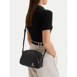 Torebka Beverly Hills Polo Club. Czarne listonoszki damskie Beverly Hills Polo Club, bez wzorów, bez dodatków. Za 159.99 zł.
