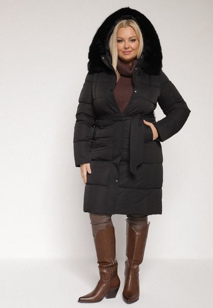 Czarna Pikowana Kurtka z Kapturem z Futrem i Wiązanym Paskiem Mevinatia. Czarne kurtki damskie Born2be, na zimę, l, bez wzorów, z dzianiny, klasyczne, plus size, z kapturem. Za 339.99 zł.