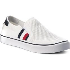 Tenisówki TOMMY HILFIGER - Lightweight Corporate Slip On FM0FM01634 White 100. Trampki męskie marki Converse. W wyprzedaży za 209.00 zł.