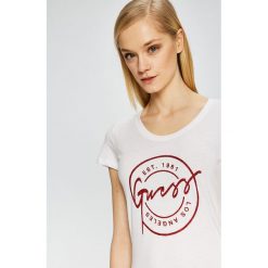 Guess Jeans - Top. Szare topy damskie Guess Jeans, z nadrukiem, z bawełny, z okrągłym kołnierzem, z krótkim rękawem. W wyprzedaży za 149.90 zł.