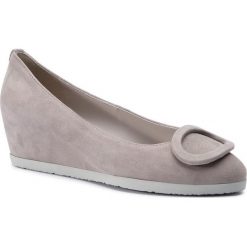 Półbuty HÖGL - 7-104212 Grey 6000. Szare półbuty damskie HÖGL, z aplikacjami, ze skóry, bez obcasa, na koturnie, bez zapięcia. W wyprzedaży za 349.00 zł.