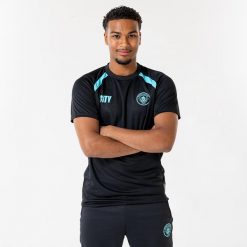 Koszulka Wyjazdowa Manchester City 25/26 Męska. Niebieskie koszulki sportowe męskie MANCHESTER CITY, l, z aplikacjami, z jeansu, bez kołnierzyka, bez ramiączek, do biegania. Za 159.99 zł.
