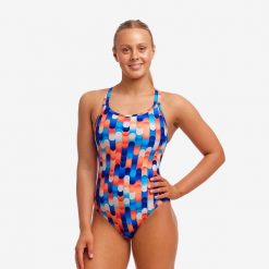 Strój kąpielowy Funkita Tail End - Eclipse. Kostiumy jednoczęściowe damskie FUNKITA, l, bez wzorów, sportowe, do pływania. Za 209.00 zł.
