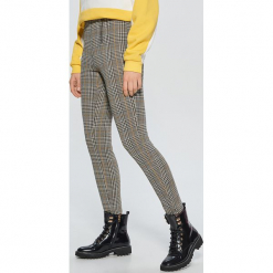 Spodnie z kolekcji Mix and Match - Jasny szary. Spodnie materiałowe damskie marki Cropp. W wyprzedaży za 49.99 zł.