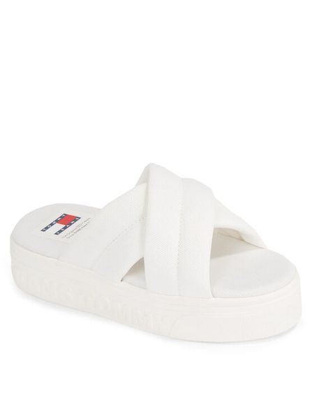 Tommy Jeans Klapki Tjw Lettering Flatform Sandal EN0EN02465 Écru. Klapki damskie Tommy Jeans, bez wzorów, z jeansu, bez obcasa. Za 179.99 zł.