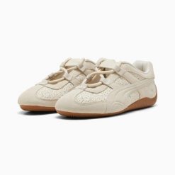 Buty sportowe damskie Puma SPEEDCAT GO BEJEWELLED 40490602. Brązowe obuwie sportowe damskie Puma, z aplikacjami, z syntetyku. Za 269.94 zł.