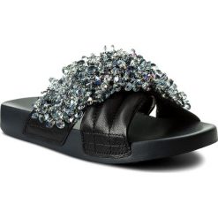 Klapki TORY BURCH - Logan Embellished Slide 46713 Perfect Navy/Gray Blue 414. Klapki damskie marki Tory Burch. W wyprzedaży za 689.00 zł.