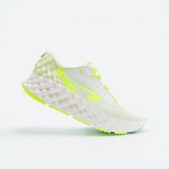 Buty do biegania męskie Kiprun KS900 2. Białe buty sportowe męskie KIPRUN, bez zapięcia, do biegania. Za 449.99 zł.
