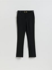 Spodnie z paskiem - czarny. Czarne spodnie materiałowe damskie Reserved, l, bez wzorów, z tkaniny. Za 139.99 zł.