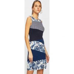 Desigual - Sukienka. Niebieskie sukienki damskie Desigual, m, bez wzorów, z dzianiny, casualowe, bez kołnierzyka, bez ramiączek. W wyprzedaży za 239.90 zł.