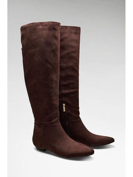 Guess Kozaki 185190 Brązowy. Brązowe kozaki damskie Guess, bez obcasa, na słupku. Za 674.99 zł.